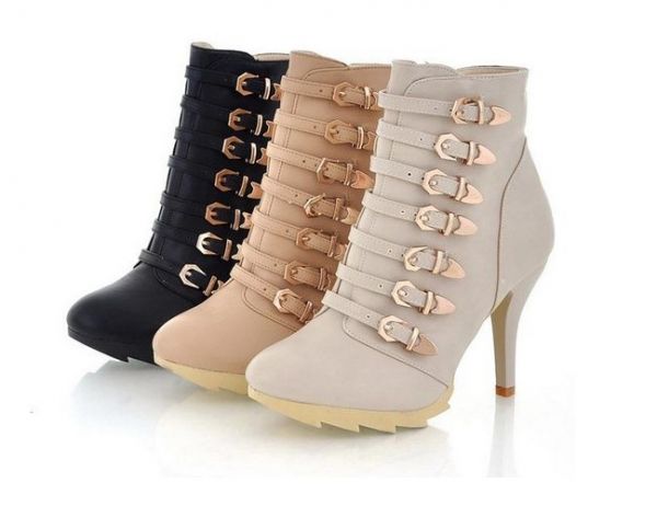 Ankle Boot fivelas